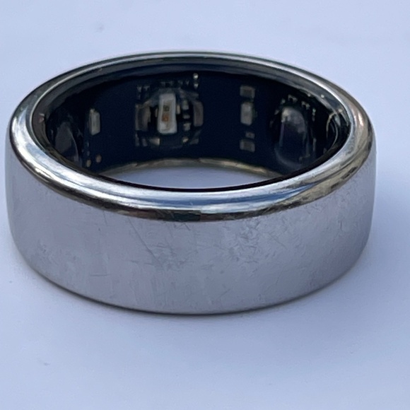 Oura ring Gen 3 silver size 7 used - Picture 9 of 9